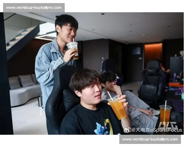 心疼！电竞选手高强度训练，只为争夺世界排名榜的一席之地！